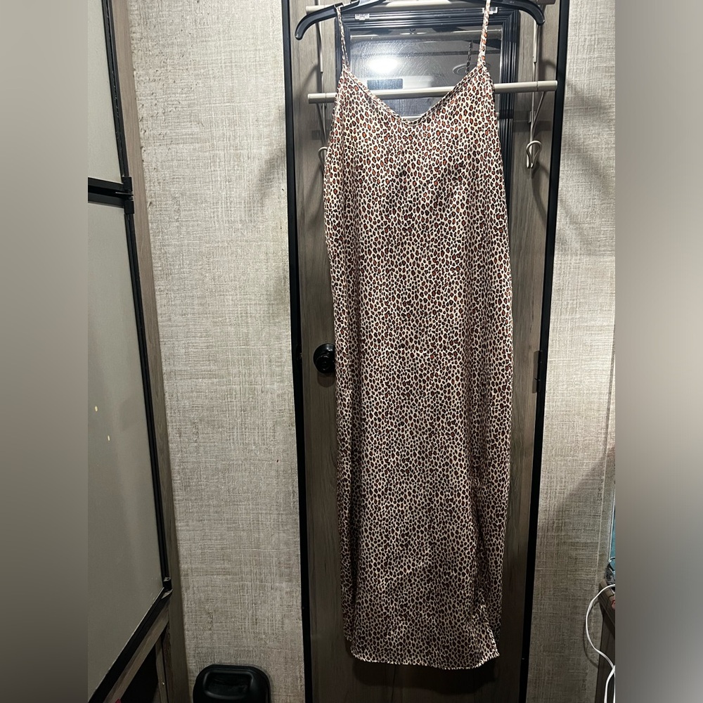 Vandré brand robe and slip set